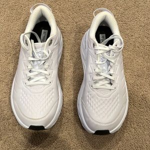 Brand new Hoka one one size 11 w-bondi sr.